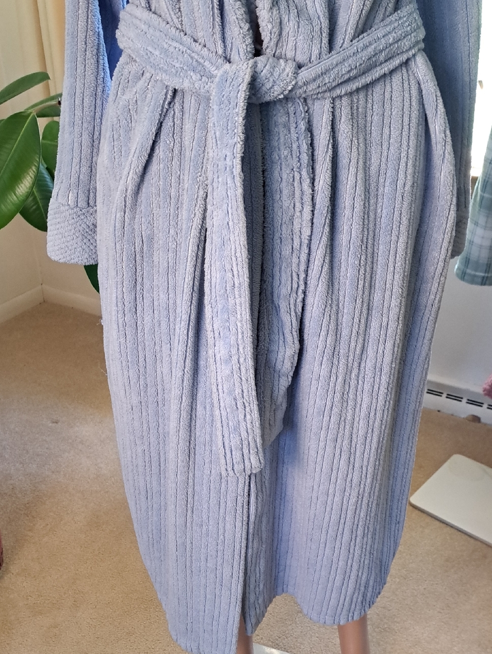 Adonna L Robe - Picture 3 of 5